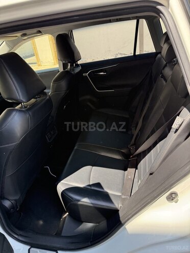 Toyota RAV4-3