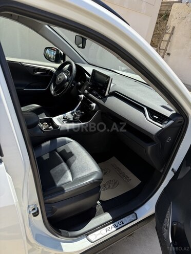 Toyota RAV4-4