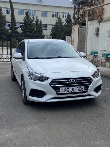 Hyundai Accent-4