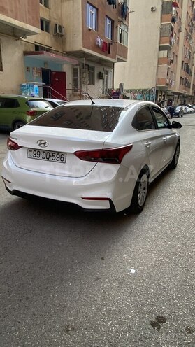 Hyundai Accent-10