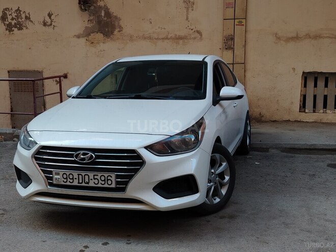 Hyundai Accent-1