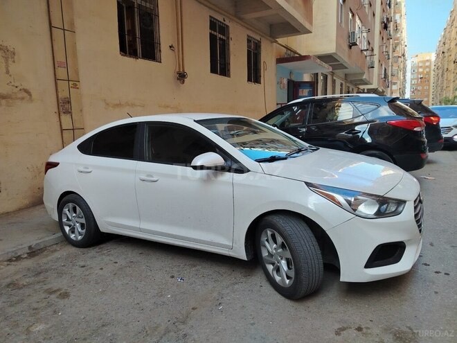 Hyundai Accent-9