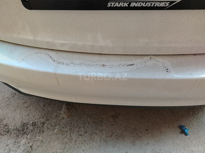 Hyundai Accent-17