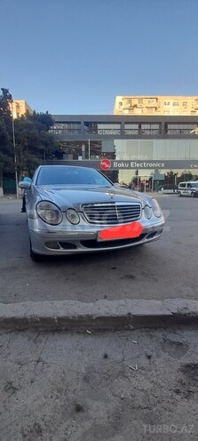 Mercedes E 220-1