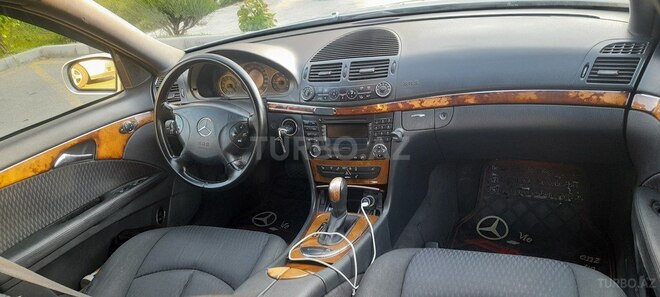 Mercedes E 220-3