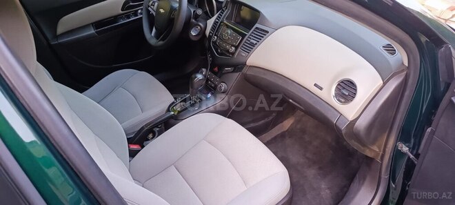 Chevrolet Cruze-12