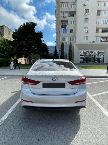Hyundai Avante-2