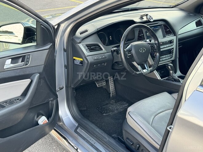 Hyundai Sonata-11