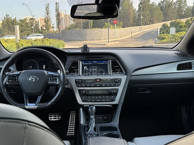 Hyundai Sonata-19