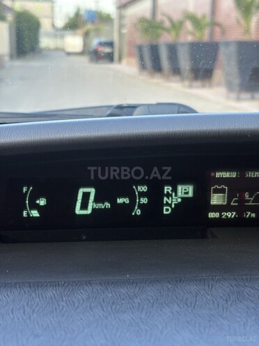 Toyota Prius-8