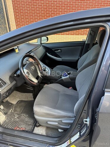 Toyota Prius-7