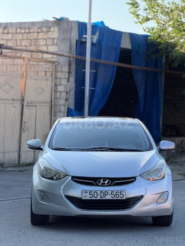 Hyundai Elantra-2