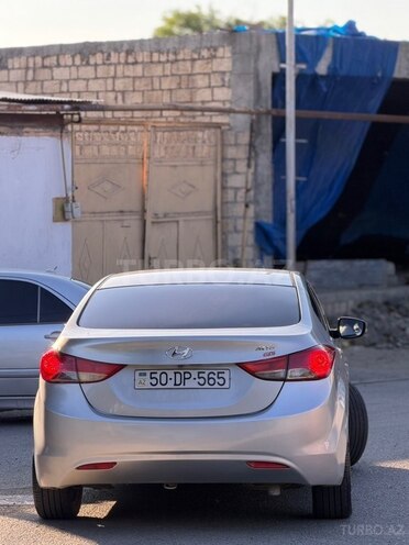 Hyundai Elantra-5
