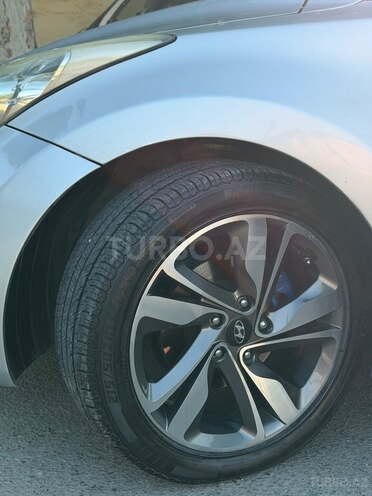 Hyundai Elantra-9