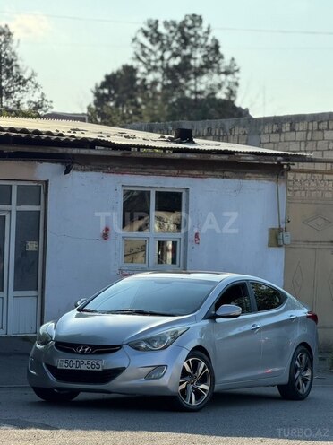 Hyundai Elantra-3