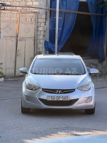 Hyundai Elantra-1