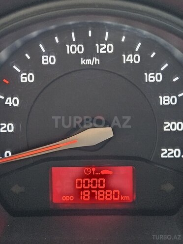 Kia Rio-11
