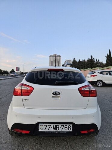 Kia Rio-10