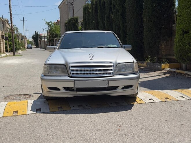 Mercedes C 220-1