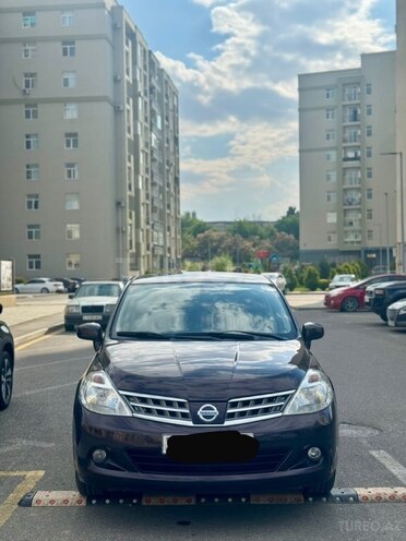Nissan Tiida-5