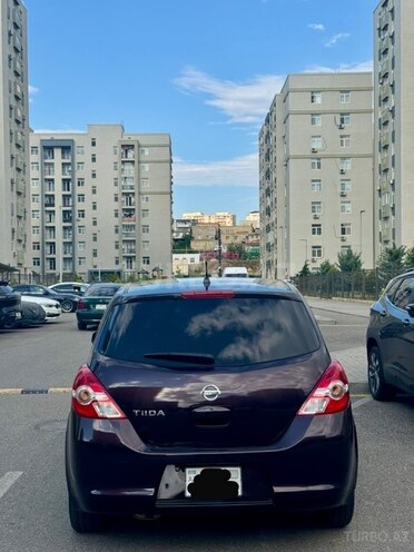 Nissan Tiida-6