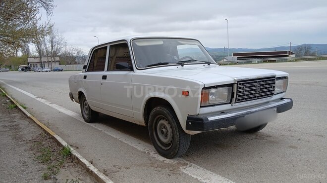LADA (VAZ) 2107-2