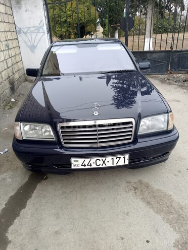 Mercedes C 200-1