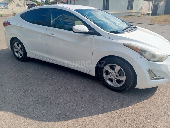 Hyundai Elantra-8