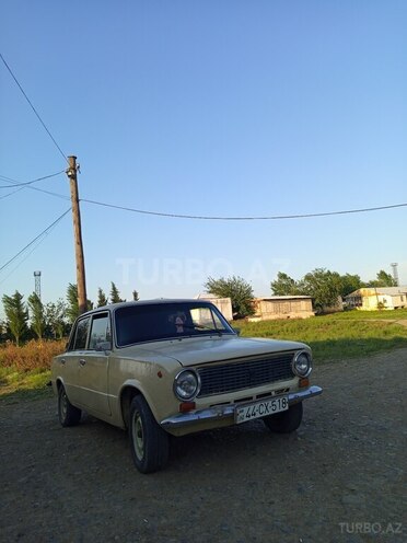 LADA (VAZ) 21011-1