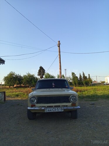 LADA (VAZ) 21011-2