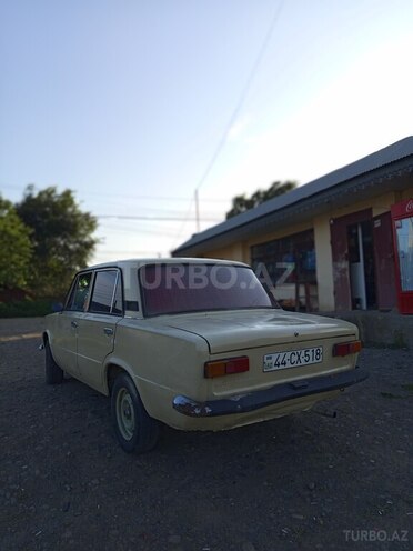 LADA (VAZ) 21011-4
