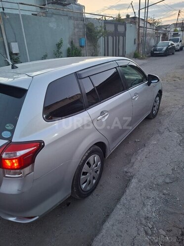 Toyota Corolla Fielder-3