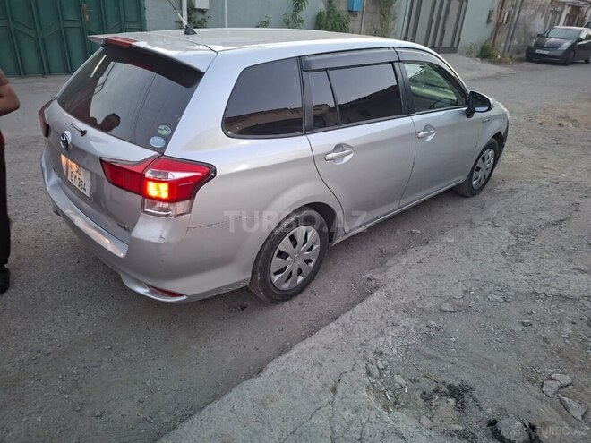 Toyota Corolla Fielder-2