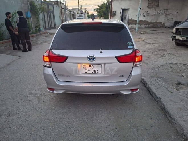 Toyota Corolla Fielder-5