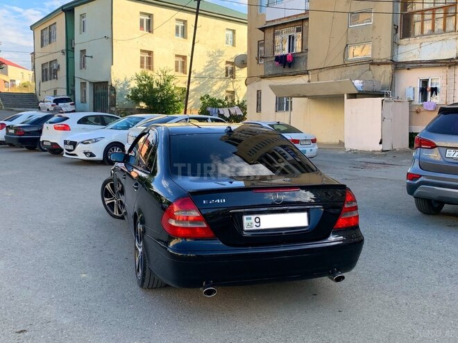 Mercedes E 240-3
