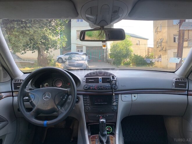 Mercedes E 240-7