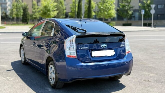 Toyota Prius-7