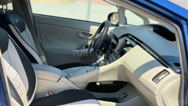 Toyota Prius-16