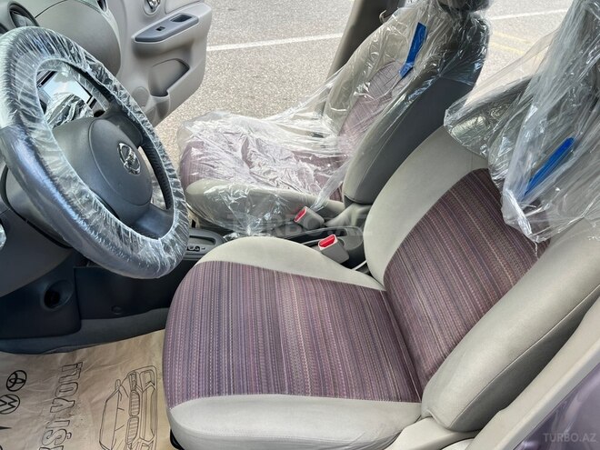 Nissan Micra-21