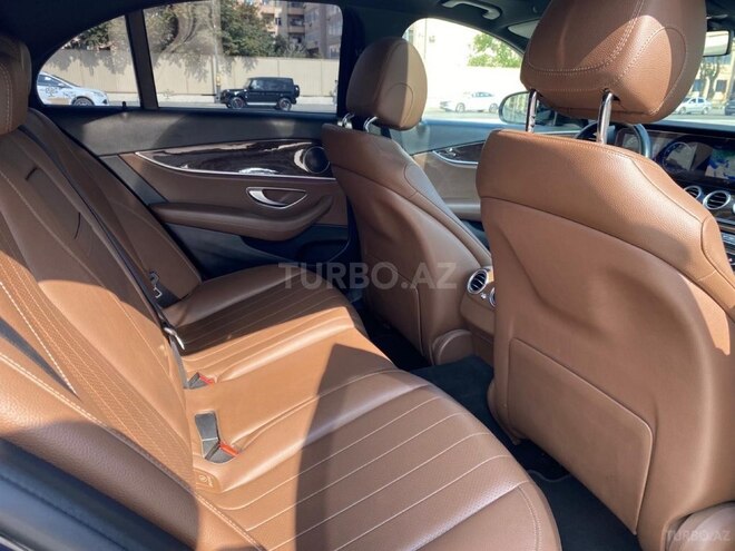 Mercedes E 300-16