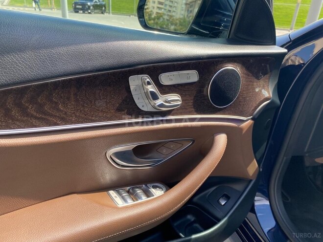 Mercedes E 300-15