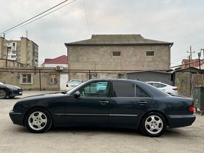 Mercedes E 320-3