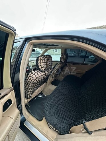 Mercedes E 320-4