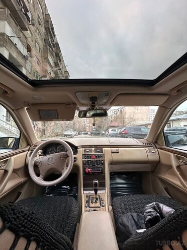 Mercedes E 320-5