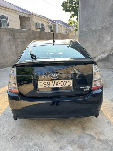 Toyota Prius-4