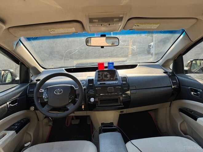 Toyota Prius-8