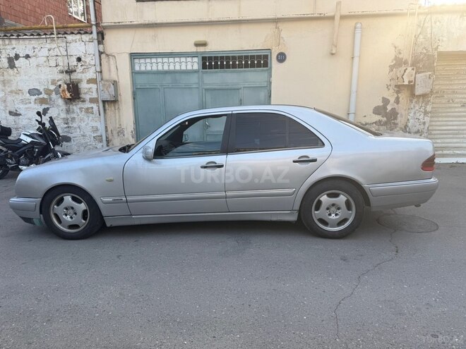 Mercedes E 300-4
