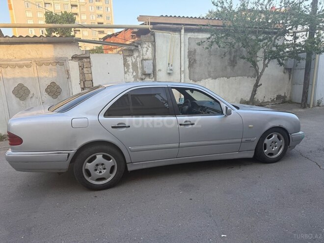Mercedes E 300-3