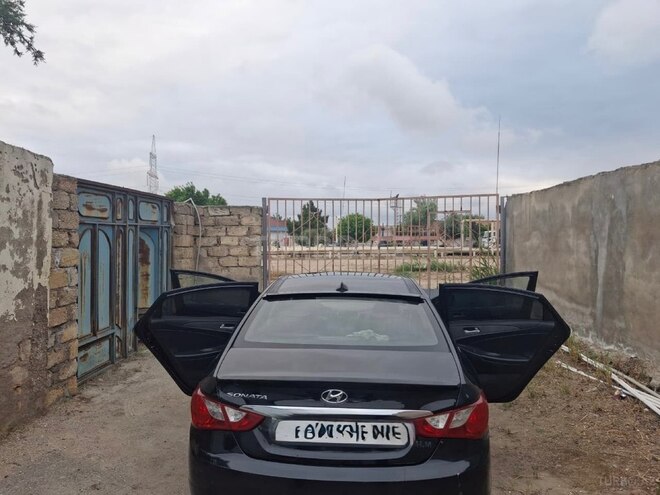 Hyundai Sonata-4