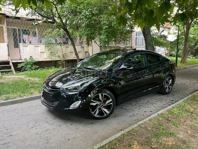 Hyundai Elantra-4